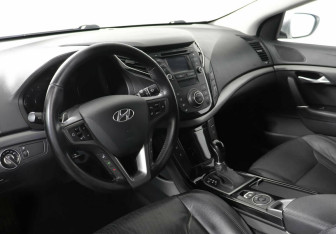 Подержанный автомобиль Hyundai i40 Sedan 2015 года (8 фото)