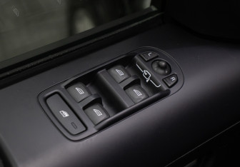 Подержанный автомобиль Land Rover Freelander 2013 года (20 фото)