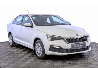 Подержанный автомобиль Skoda Rapid Liftback 2020 года (3 фото)