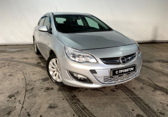 Подержанный автомобиль Opel Astra Hatchback 2012 года (3 фото)
