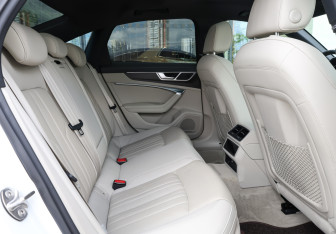 Подержанный автомобиль Audi A6 Sedan 2020 года (9 фото)