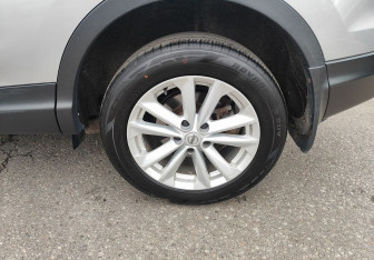 Подержанный автомобиль Nissan Qashqai 2014 года (12 фото)