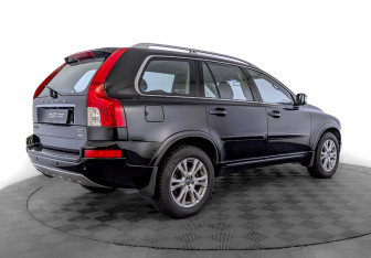 Подержанный автомобиль Volvo XC90 2013 года (5 фото)