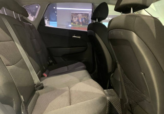 Подержанный автомобиль Hyundai i30 Hatchback 2011 года (12 фото)