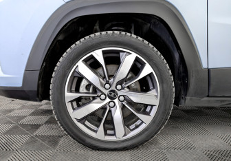 Подержанный автомобиль Москвич 3е 2023 года (18 фото)