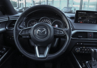 Подержанный автомобиль Mazda CX-9 2018 года (32 фото)