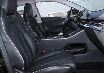 Подержанный автомобиль Omoda C5 2024 года (14 фото)