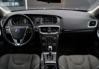 Подержанный автомобиль Volvo V40 Hatchback 2014 года (9 фото)