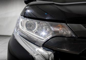 Подержанный автомобиль Mitsubishi Outlander 2021 года (16 фото)