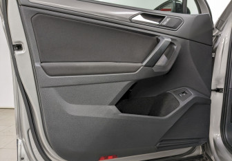 Подержанный автомобиль Volkswagen Tiguan 2019 года (11 фото)