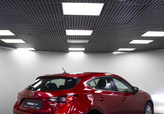 Подержанный автомобиль Mazda 3 Hatchback 2013 года (24 фото)