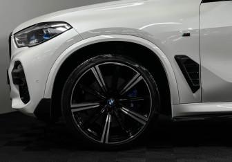Подержанный автомобиль BMW X5 2019 года (7 фото)