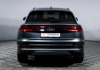 Подержанный автомобиль Audi Q8 2019 года (6 фото)