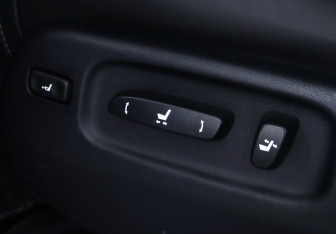 Подержанный автомобиль Lexus LX 2015 года (19 фото)