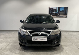 Подержанный автомобиль Renault Latitude 2011 года (2 фото)