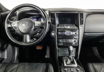 Подержанный автомобиль Infiniti FX 2013 года (12 фото)
