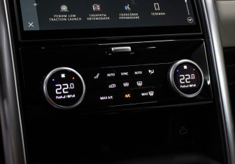 Подержанный автомобиль Land Rover Discovery 2022 года (18 фото)