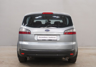 Подержанный автомобиль Ford S-MAX 2008 года (6 фото)