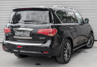Подержанный автомобиль Infiniti QX80 2016 года (5 фото)