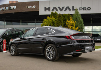 Подержанный автомобиль Hyundai Sonata 2020 года (5 фото)