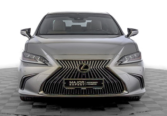 Подержанный автомобиль Lexus ES 2019 года (2 фото)