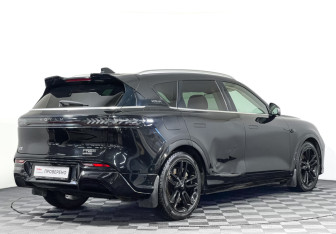 Подержанный автомобиль Voyah Free 2023 года (4 фото)