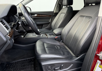 Подержанный автомобиль Audi Q5 2018 года (10 фото)