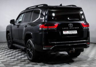 Подержанный автомобиль Toyota Land Cruiser Suv 2021 года (29 фото)