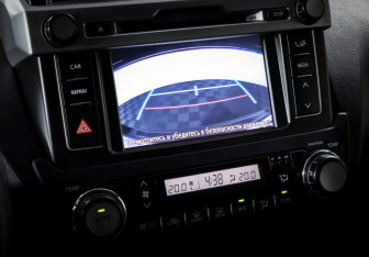 Подержанный автомобиль Toyota Land Cruiser Prado 2016 года (18 фото)