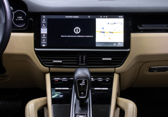 Подержанный автомобиль Porsche Cayenne 2019 года (15 фото)