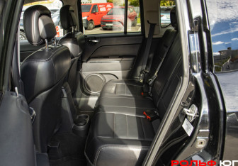 Подержанный автомобиль Jeep Compass 2012 года (8 фото)