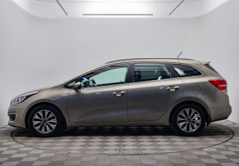 Подержанный автомобиль Kia Ceed Wagon 2016 года (2 фото)