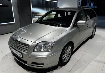 Подержанный автомобиль Toyota Avensis Wagon 2006 года (2 фото)
