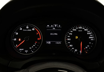 Подержанный автомобиль Audi A3 Sedan 2018 года (26 фото)