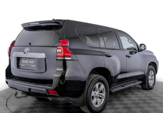 Подержанный автомобиль Toyota Land Cruiser Prado 2018 года (5 фото)