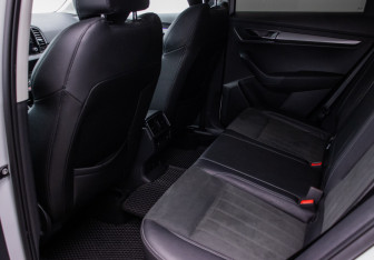 Подержанный автомобиль Skoda Karoq 2021 года (11 фото)
