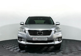 Подержанный автомобиль Toyota RAV4 2011 года (2 фото)