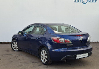 Подержанный автомобиль Mazda 3 Sedan 2011 года (7 фото)