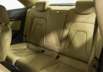 Подержанный автомобиль Audi A5 Coupe 2012 года (10 фото)