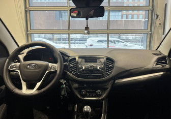 Подержанный автомобиль LADA (ВАЗ) Vesta Sedan 2018 года (13 фото)
