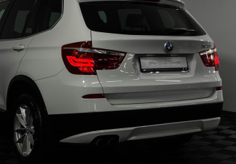 Подержанный автомобиль BMW X3 2011 года (17 фото)
