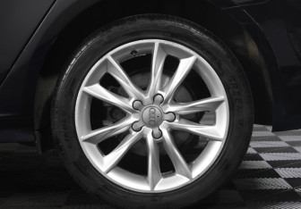 Подержанный автомобиль Audi A3 Hatchback 2013 года (19 фото)
