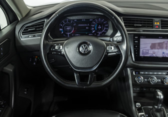 Подержанный автомобиль Volkswagen Tiguan 2018 года (10 фото)