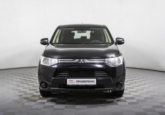 Подержанный автомобиль Mitsubishi Outlander 2012 года (2 фото)