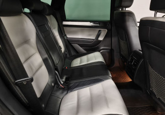 Подержанный автомобиль Volkswagen Touareg 2018 года (13 фото)