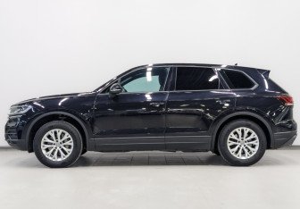 Подержанный автомобиль Volkswagen Touareg 2018 года (8 фото)