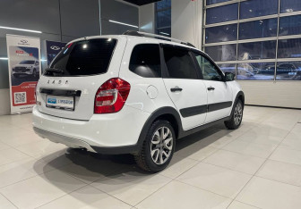 Подержанный автомобиль LADA (ВАЗ) Granta Wagon 2023 года (4 фото)