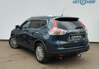 Подержанный автомобиль Nissan X-Trail 2015 года (6 фото)