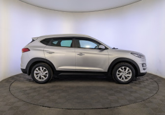Подержанный автомобиль Hyundai Tucson 2019 года (4 фото)