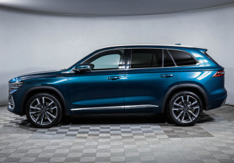 Подержанный автомобиль Geely Monjaro 2023 года (8 фото)